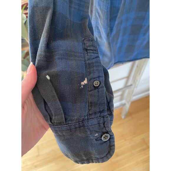 Distressed Vintage Navy and Black Flannel, Medium - Picture 3 of 6